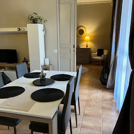 Collina Fleming 32 *