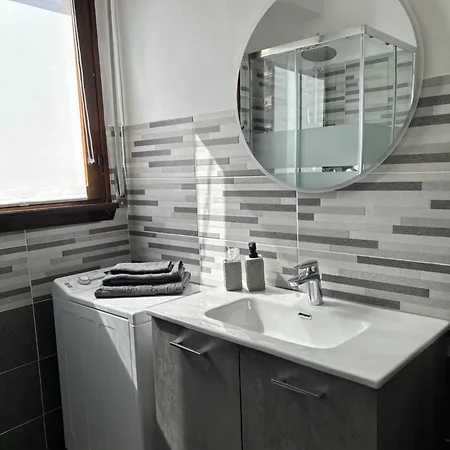 Collina Fleming 32 *